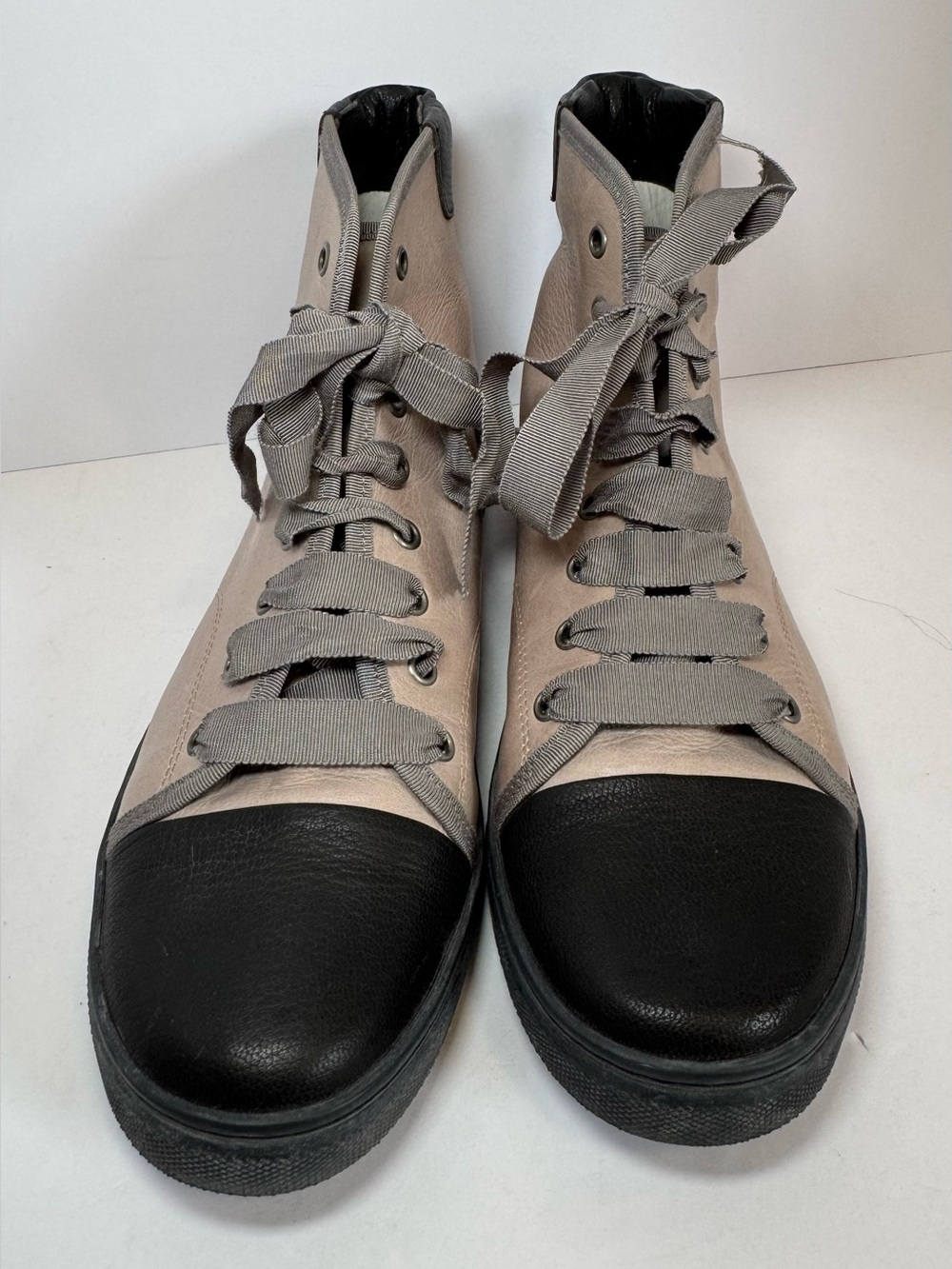 Lanvin High-. Top Cap-Toe Sneakers crafted in Italy W 7 Men’s 9
